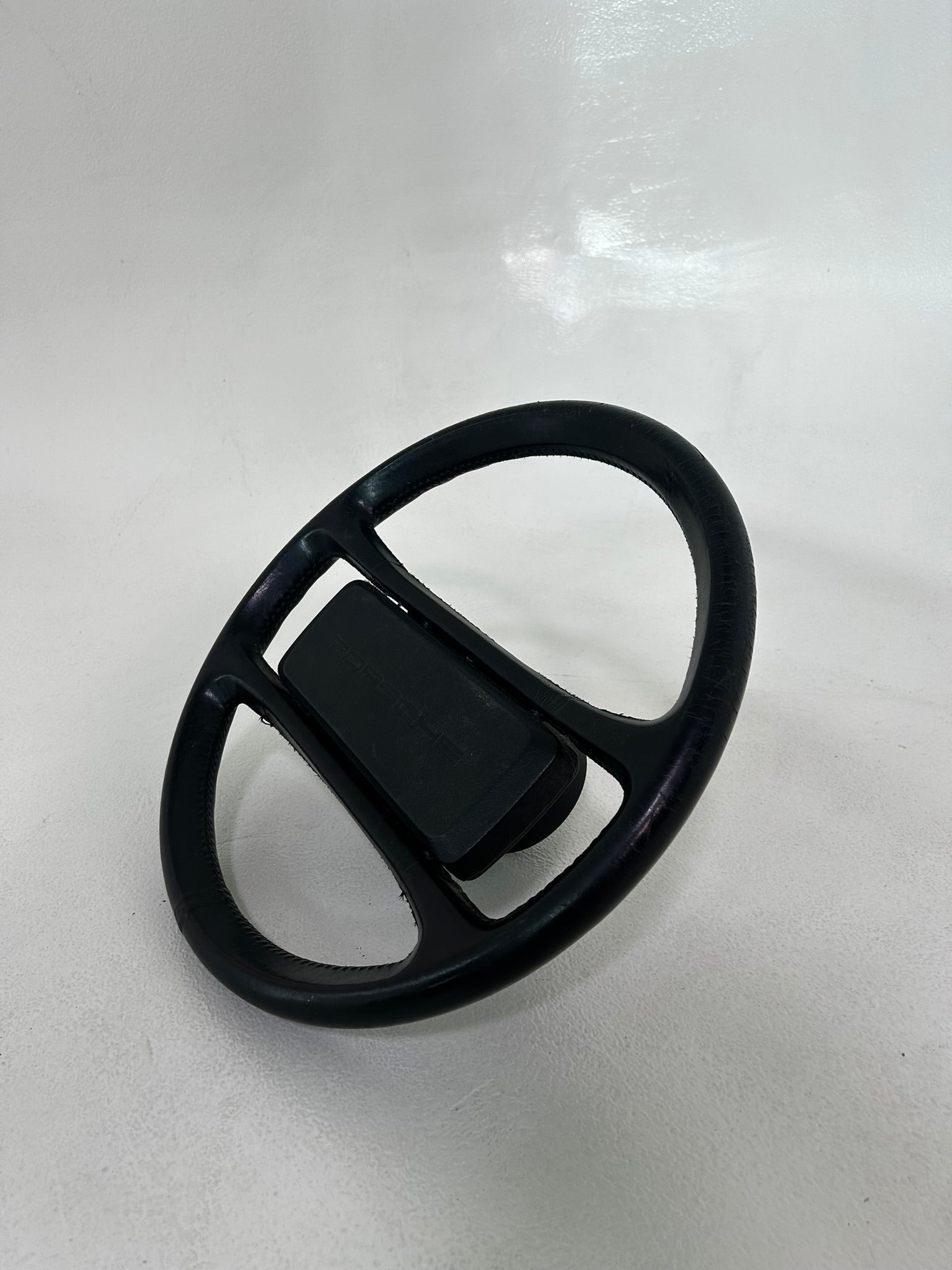 Porsche 911 Carrera 3.2 steering wheel