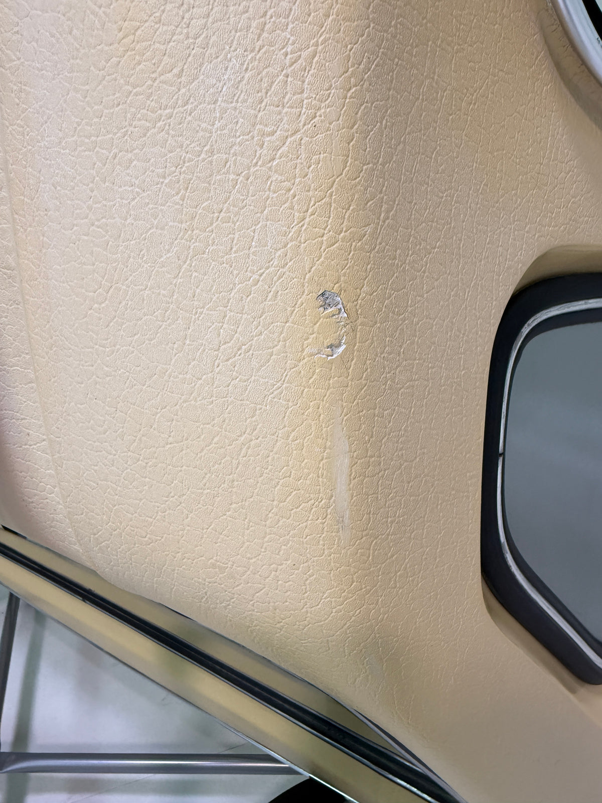 Hardtop – MG B  – Light Beige