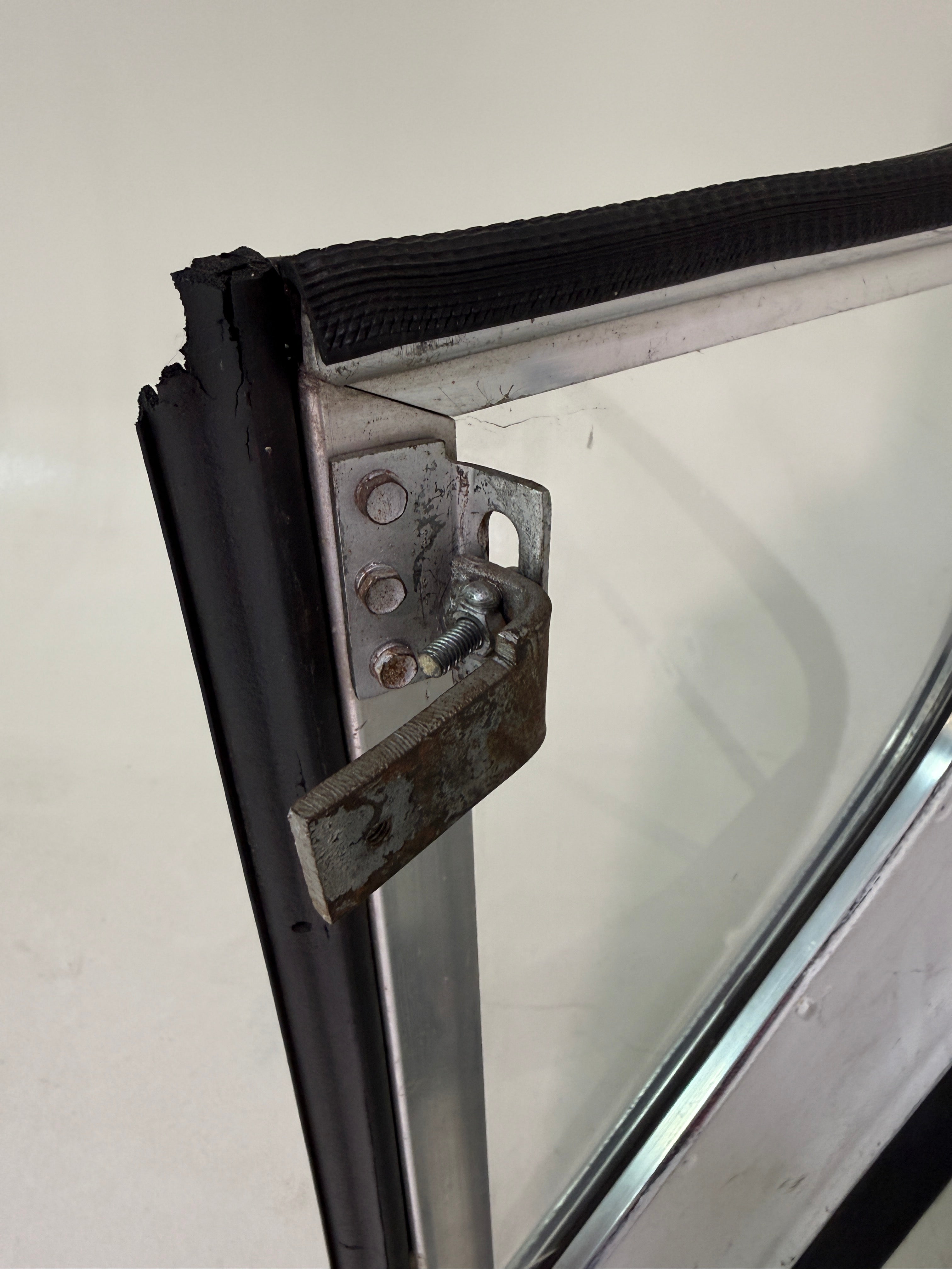 Hardtop – MG B  – Red