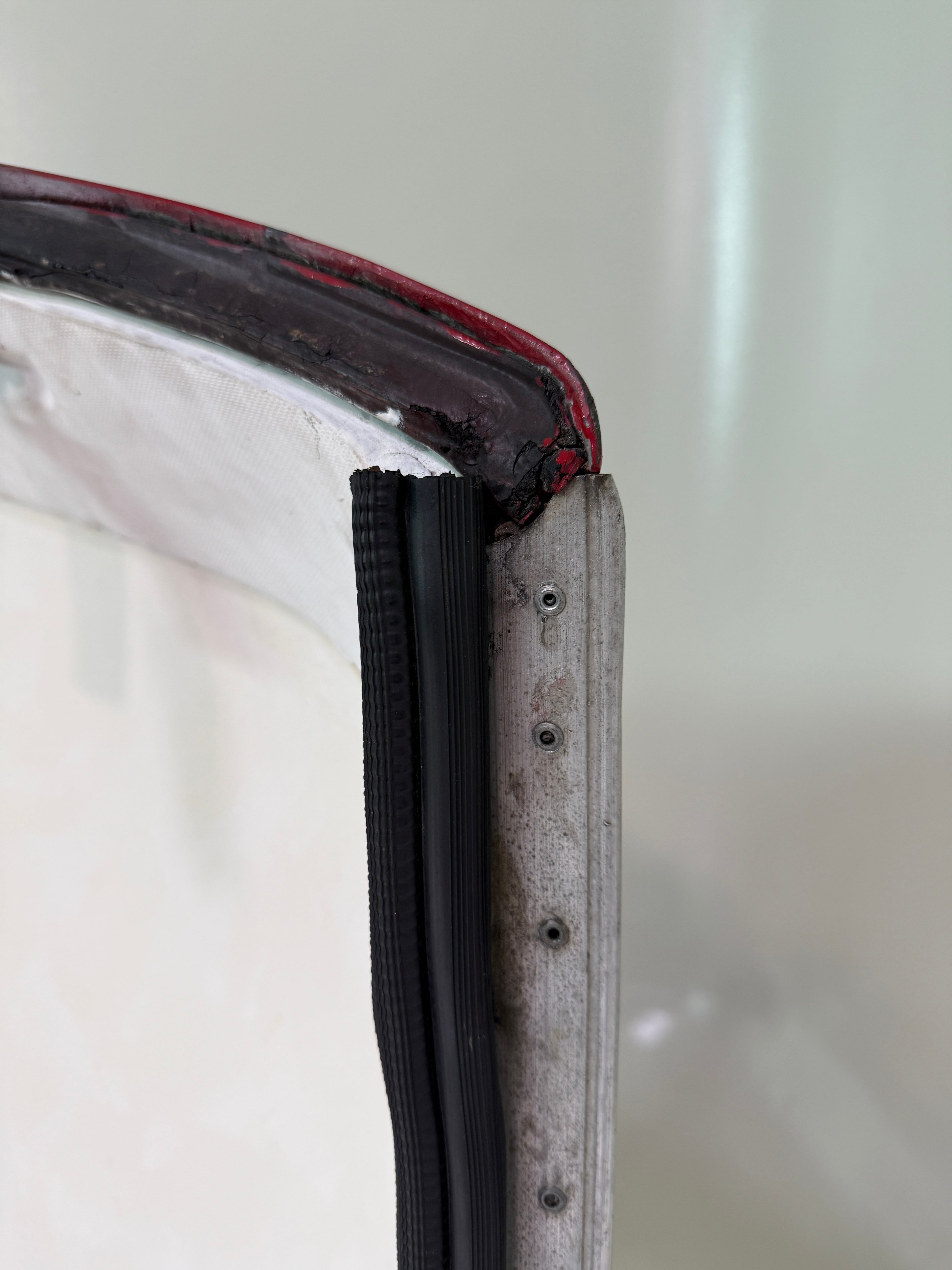Hardtop – MG B  – Red