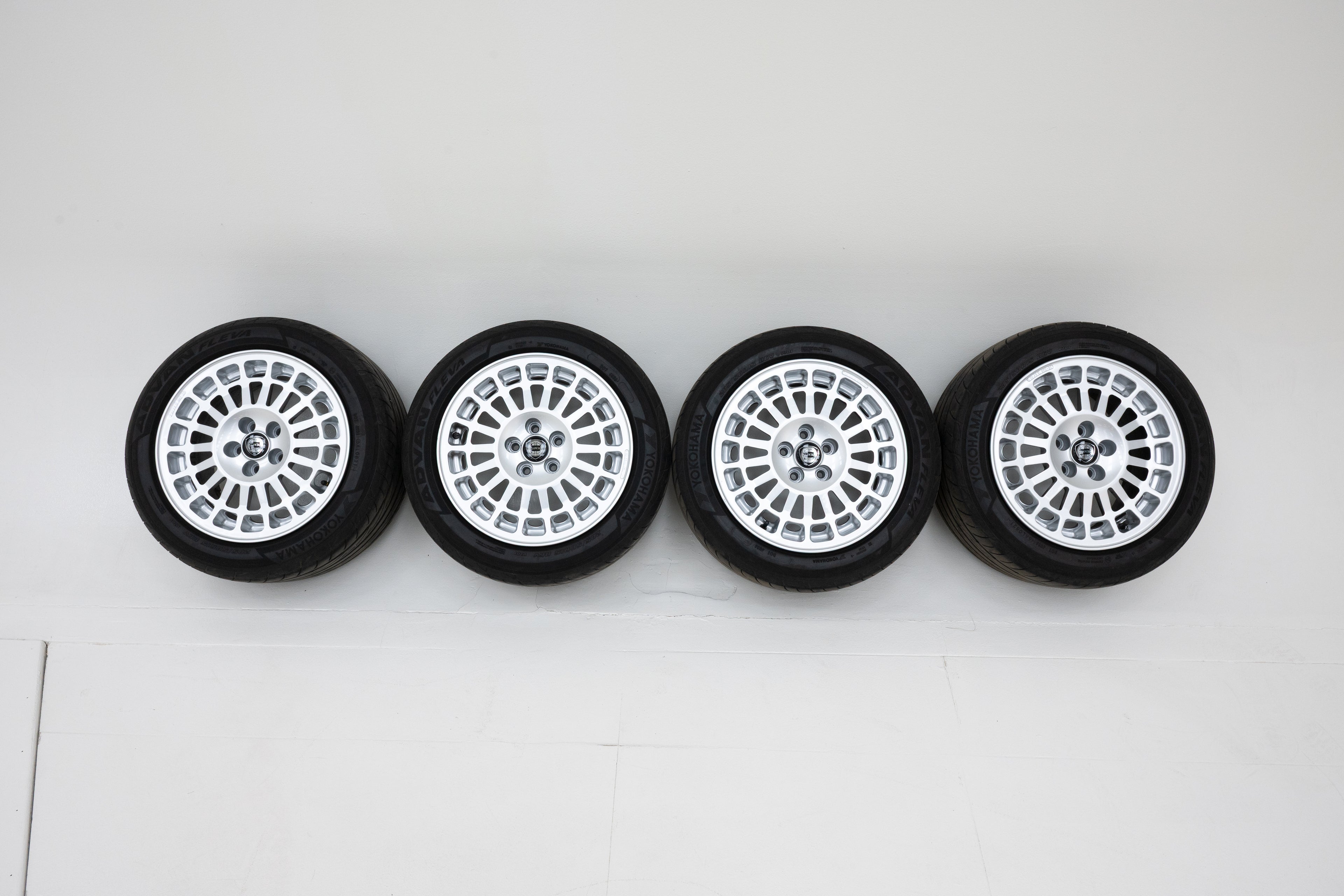 Originele velgen OEM met nieuwe banden – Lancia Delta HF Integrale Evoluzione I