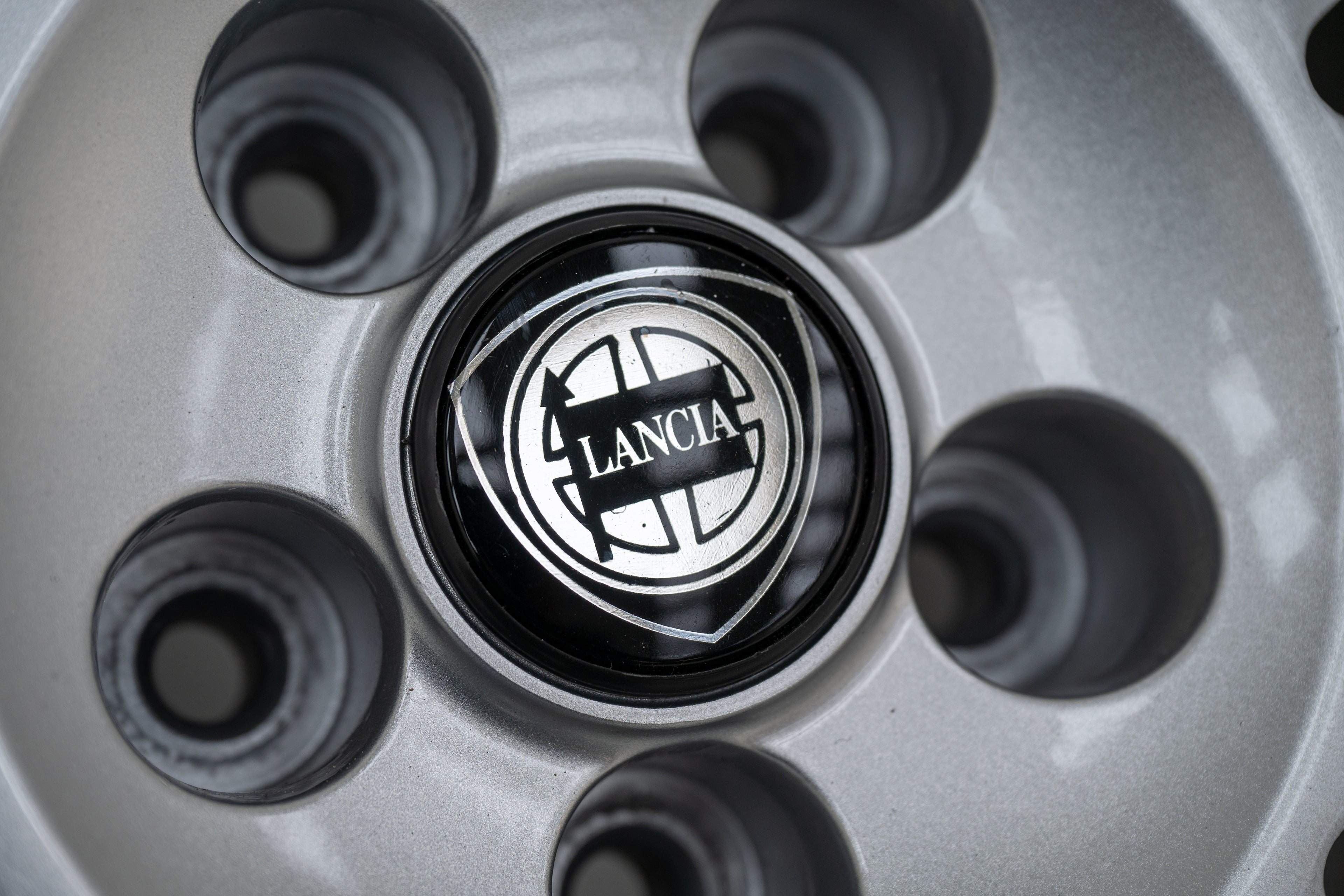 Originele velgen OEM met nieuwe banden – Lancia Delta HF Integrale Evoluzione I
